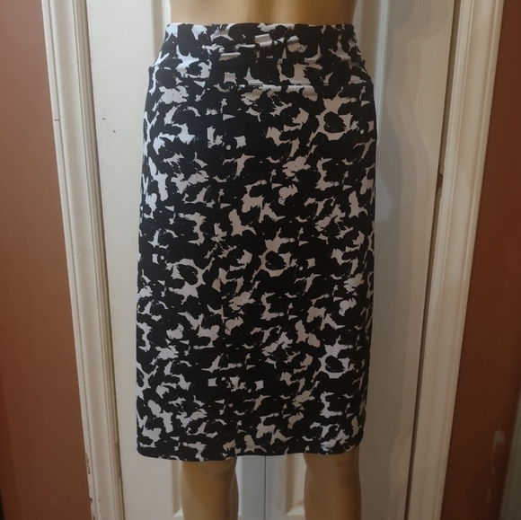 Cato women's size large black and white soft stretchy skirt - Picture 1 of 5